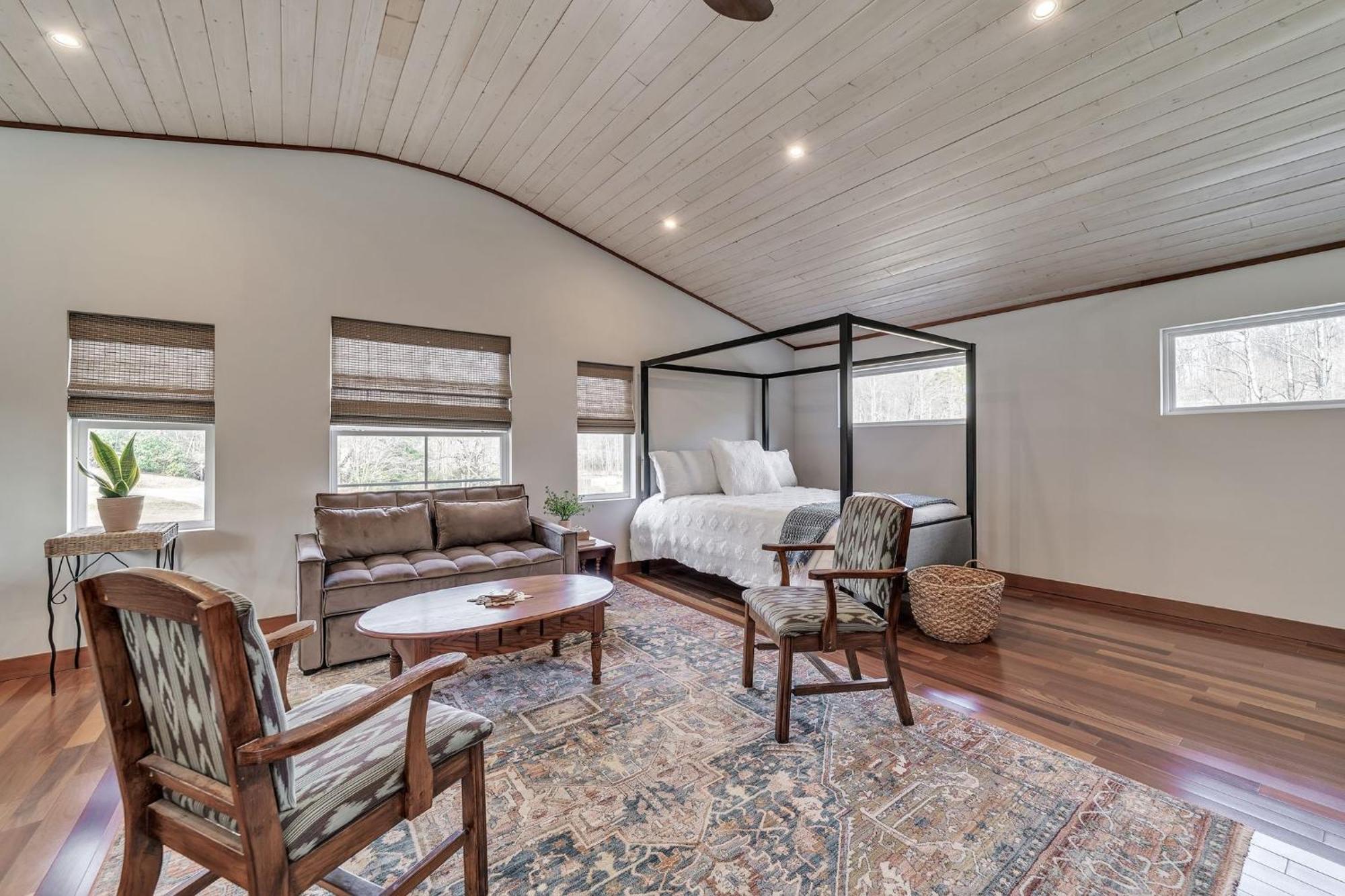 Comfortable Home Near Wineries And Hiking Farmhouse Hendersonville Exterior foto